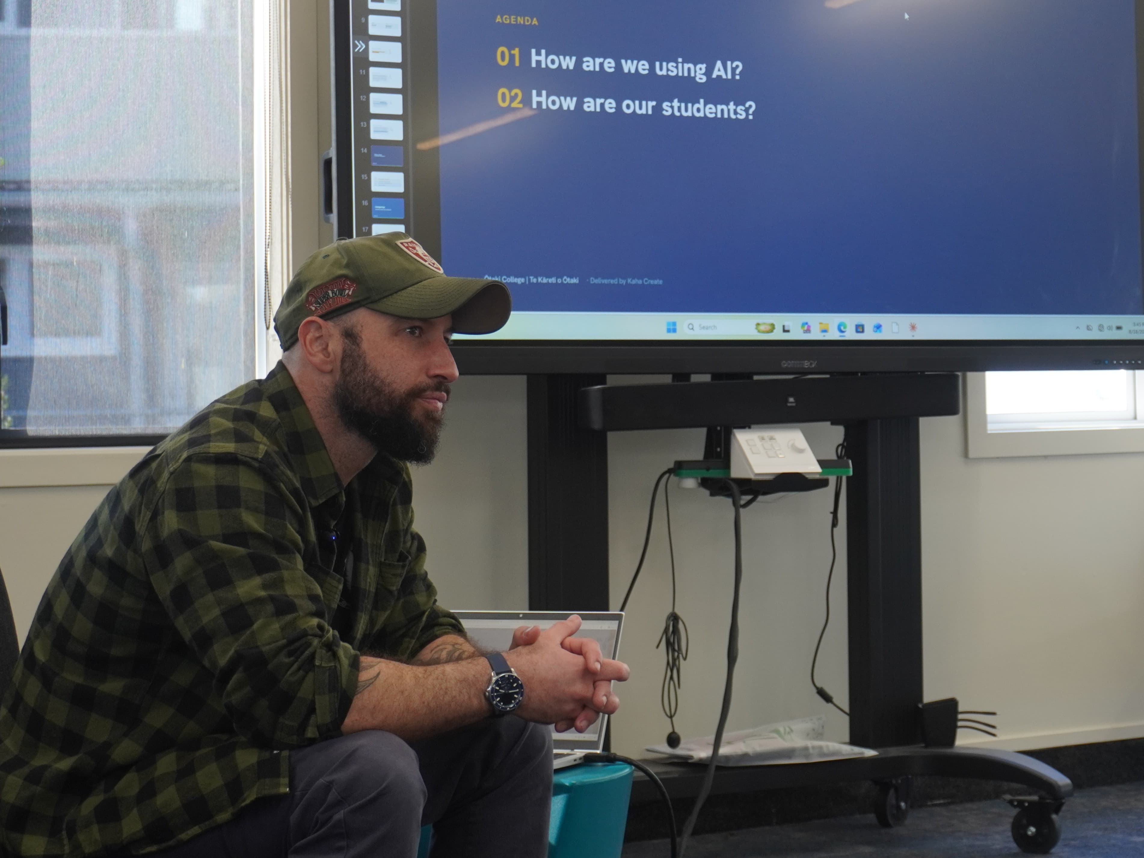 Pera Barrett facilitating a wānanga at Ōtaki College